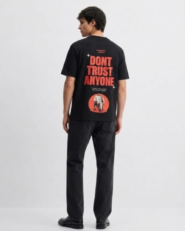 Don't Trust Anyone – Oversized Graphic T-Shirt